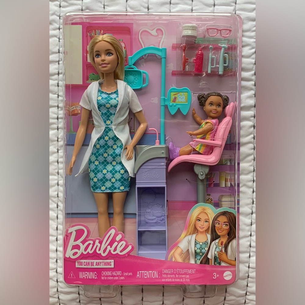 Barbie Careers Dentist Doll Playset with 2 Dolls, Dental Station, Exam Chair